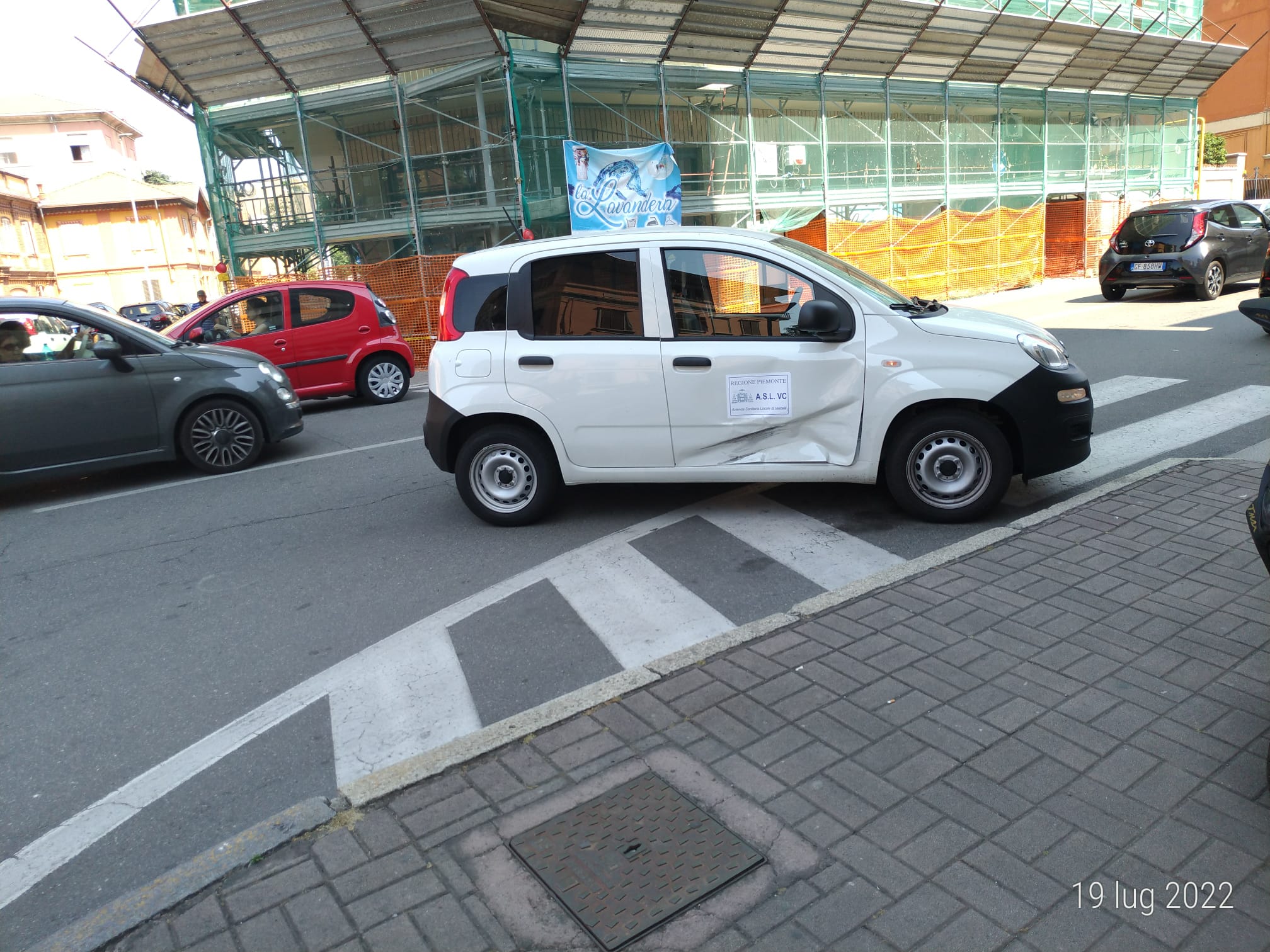 VERCELLI / CORSO FIUME – Incidente stradale, coinvolta Panda dell’Asl