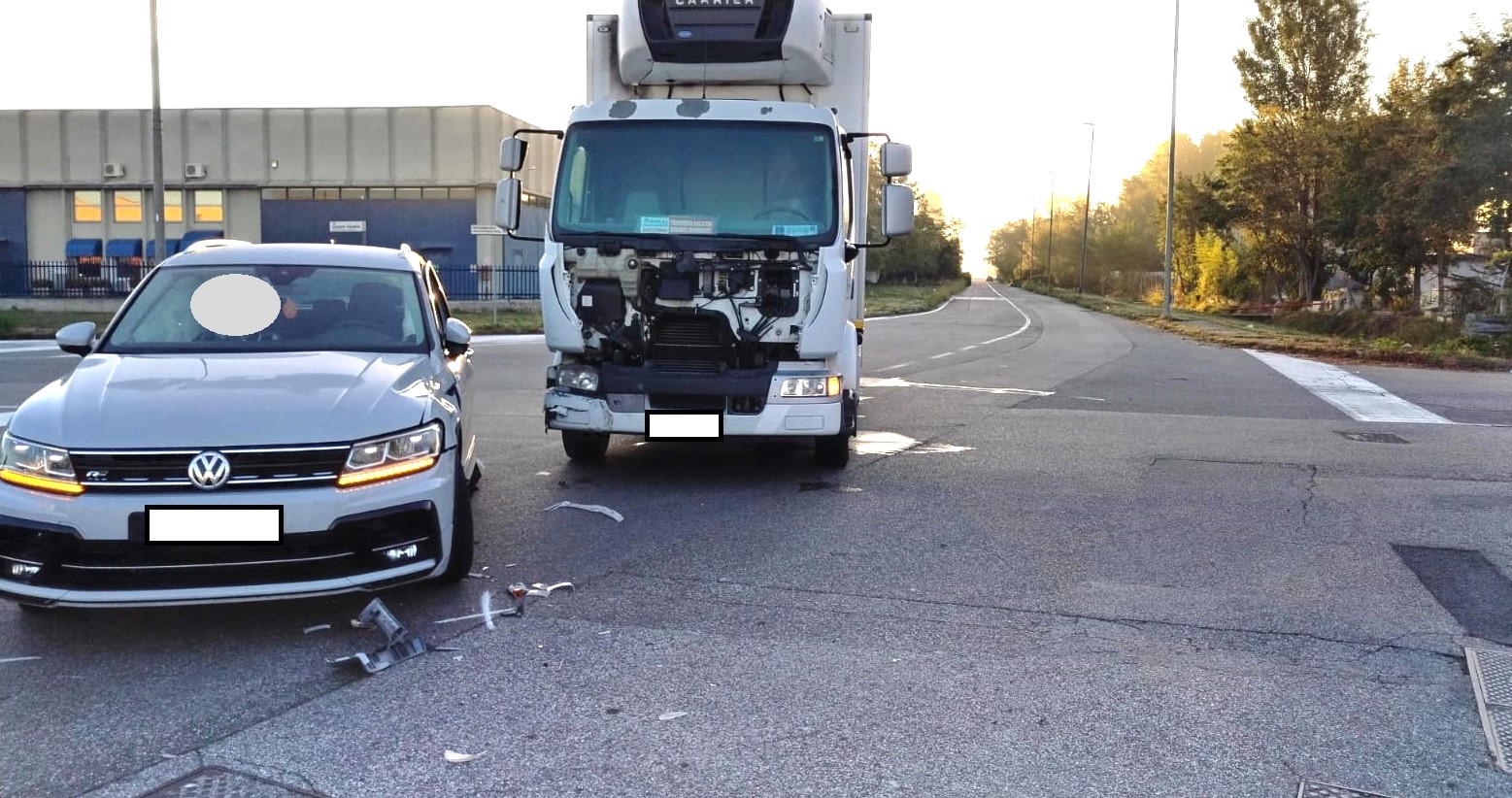 VERCELLI AREA INDUSTRIALE – Collisione auto contro furgone