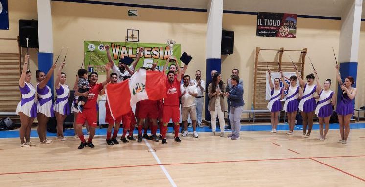 VARALLO SESIA – Finale Valsesia 5Cup: vince Pizza da Zio per 5 a 4 contro Bar Rondò