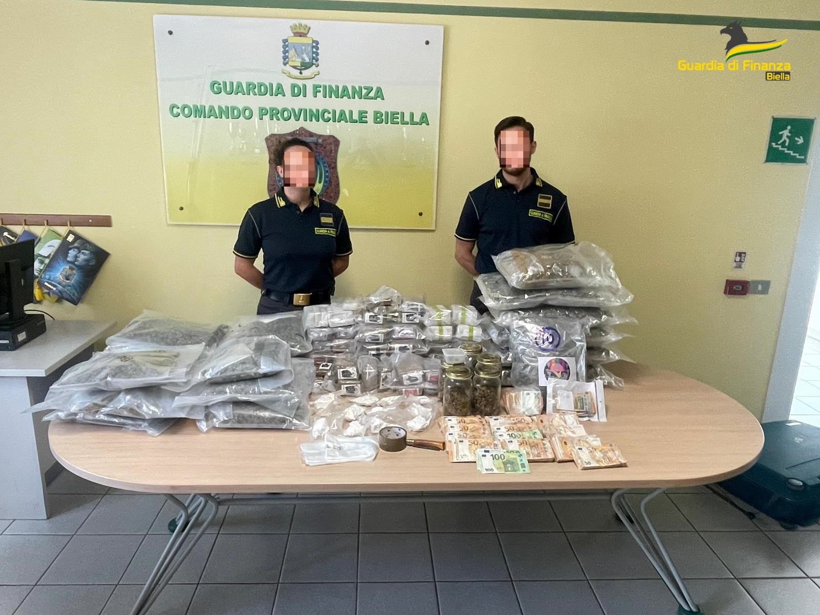 GUARDIA DI FINANZA DI BIELLA – Sequestrati oltre 44 kg. di stupefacenti e 102.120 euro in contanti