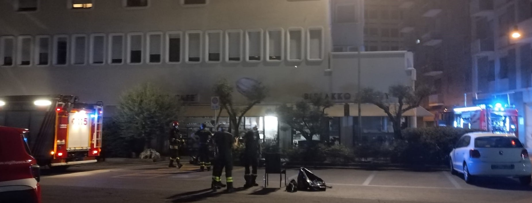 VERCELLI PIAZZA RISORGIMENTO – Principio d’incendio al Bar Bislakko